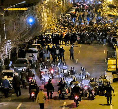 0120-Teheran-Proteste-400-2