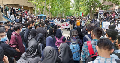 iran-university-protests-400