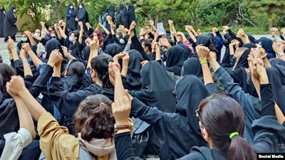 Iran-Protest-400